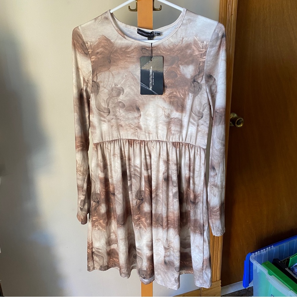 NWT || Pretty Little Thing Long Sleeve Dress